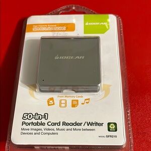 Iogear GFR210 50-in-1 Flash USB 2.0 Card Reader/Writer